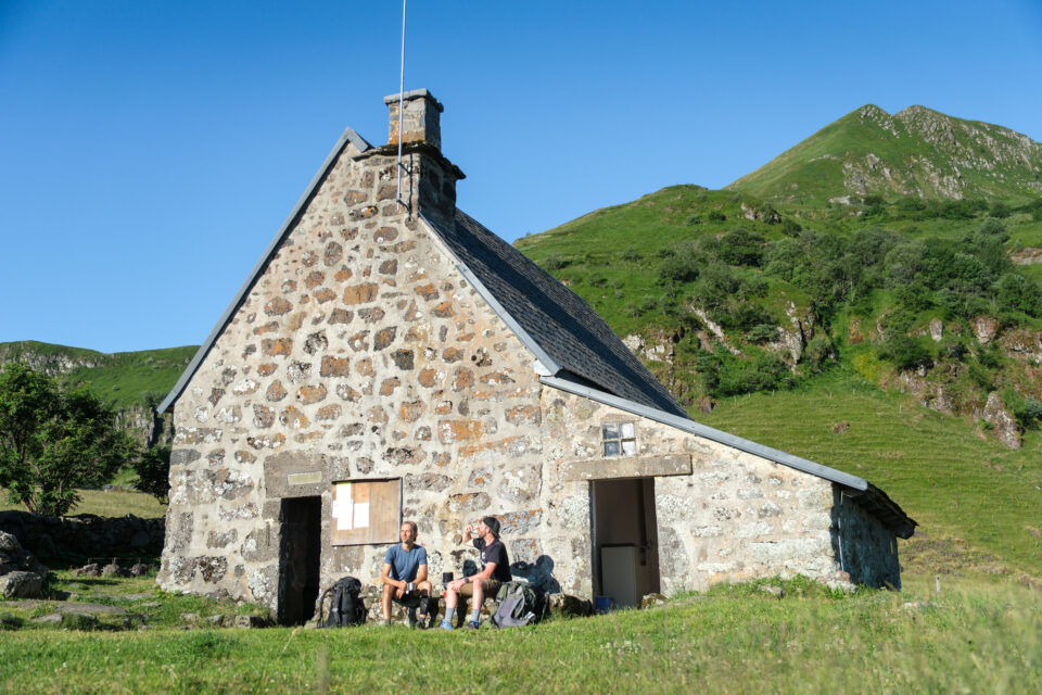 Petit-déjeuner au buron d'Eylac sur le GR400