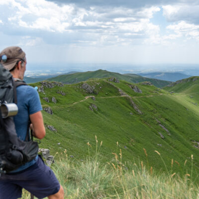 GR400 : vue Plomb du Cantal crêtes