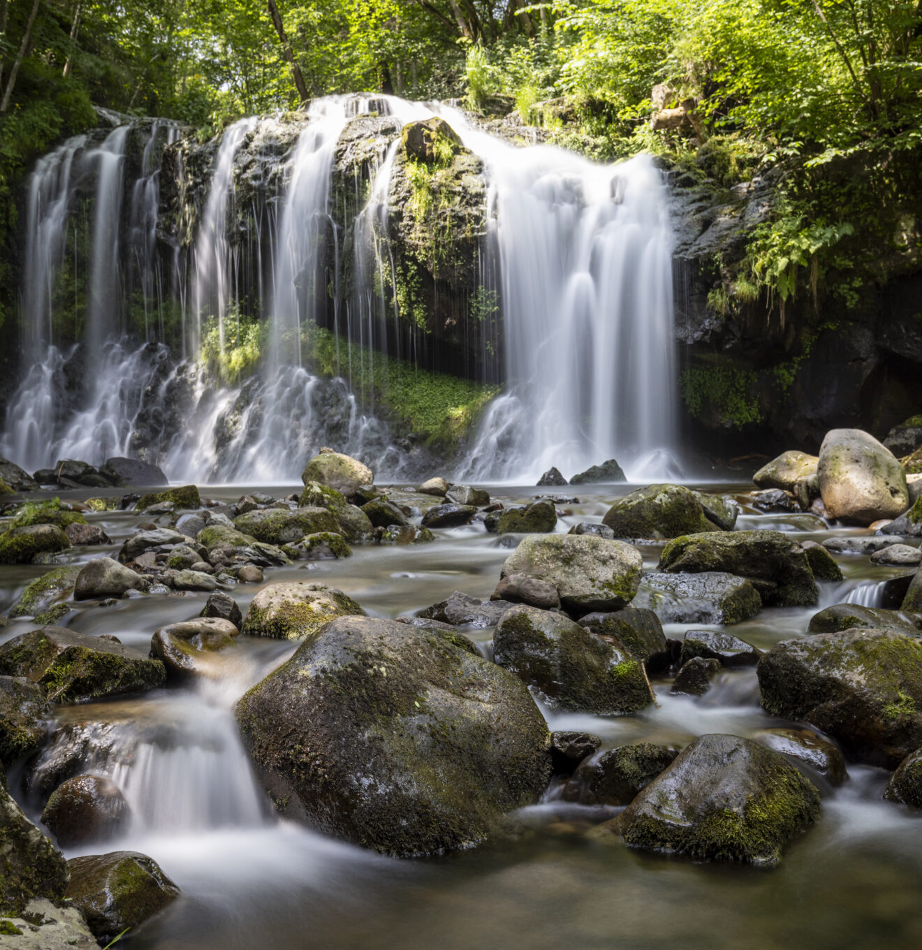 ALBEPIERRE : cascade de Prapsou