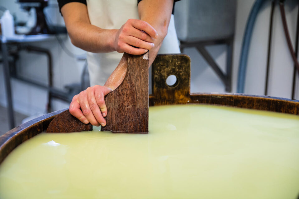 Fabrication fromage cantal