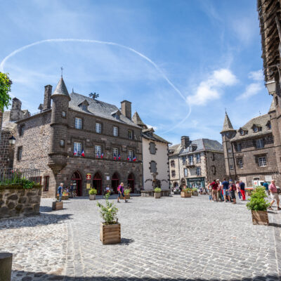 Salers, village médiéval classé "Plus Beaux Villages de France"