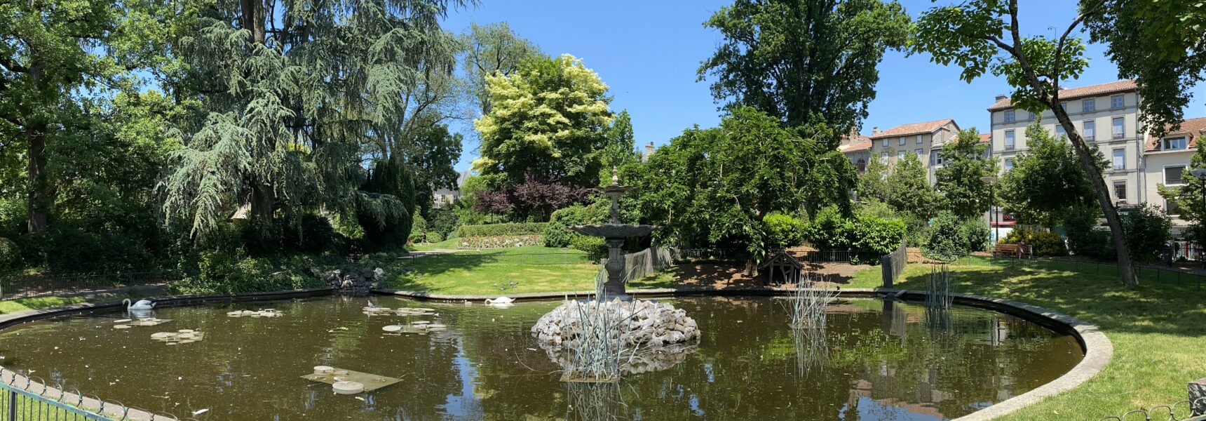 Parcs et jardins du Cantal : le square Vermenouze à Aurillac