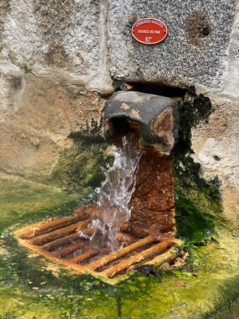 Chaudes-Aigues : source du Par
