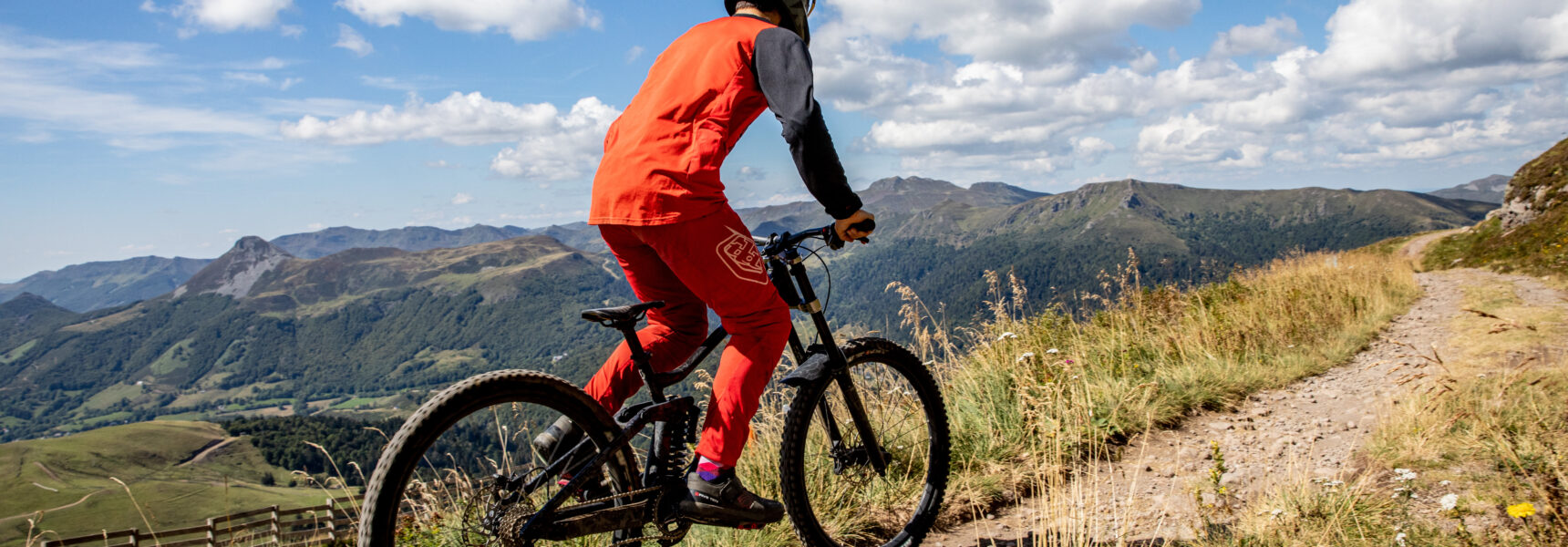 VTT de descente au Lioran